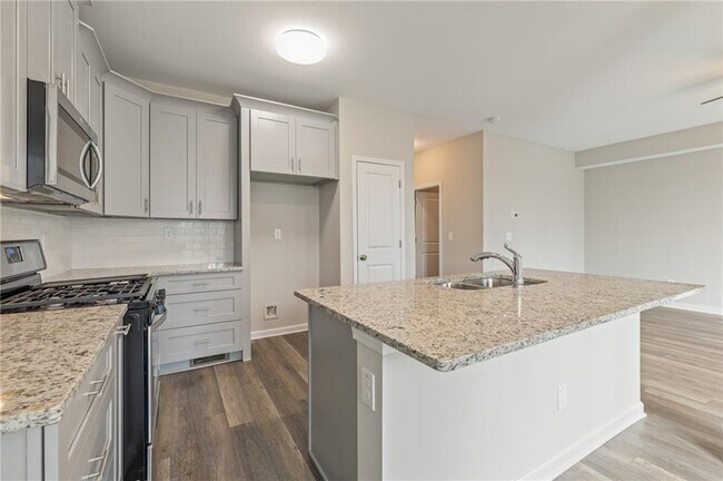 Building Photo - 978 Valley Rock Dr