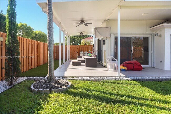 Building Photo - 13901 SW 161 Terrace