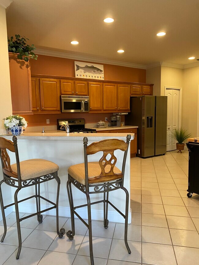 Building Photo - 4532 Whispering Oaks Dr