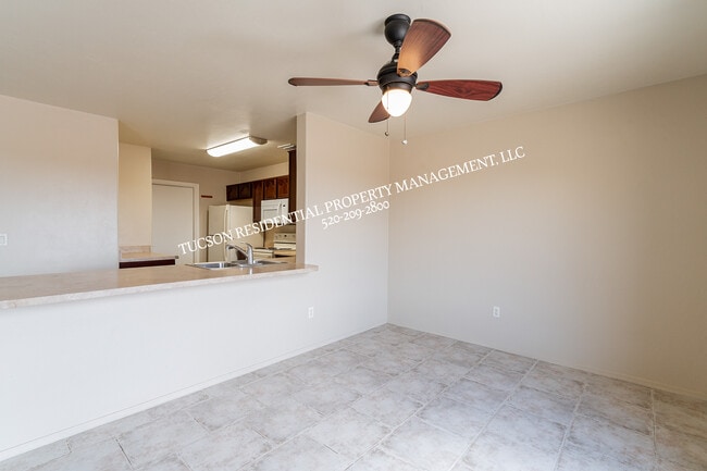 Building Photo - 4123 E Cameo Point Dr