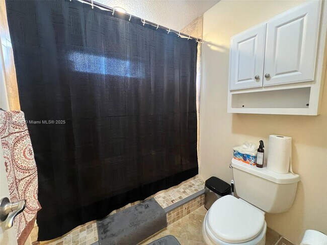 Building Photo - 9894 Fairway Cove Ln