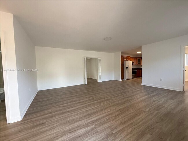 Building Photo - 1120 NW 32nd Ct