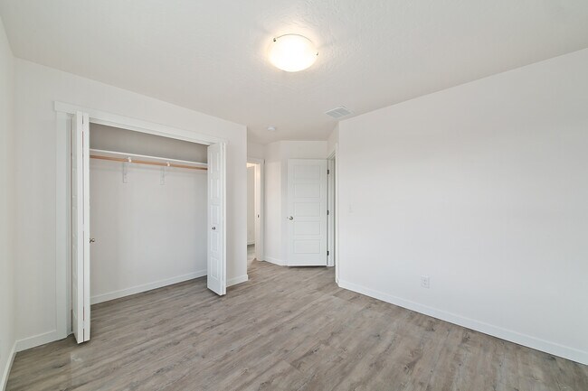 Building Photo - 1336 N Meridian Rd