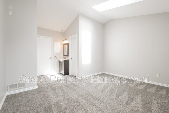 Building Photo - 1031 Milo Cir
