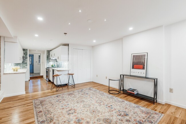 Building Photo - 209.5 4th St