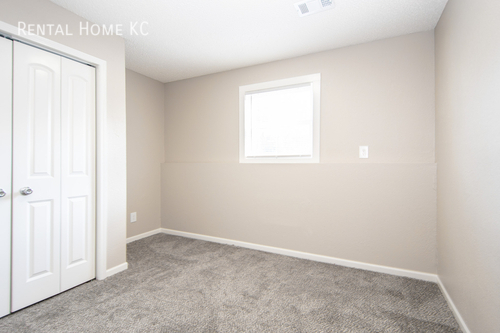 Building Photo - 1212 E Cothrell St