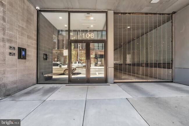 Building Photo - 108 Arch St