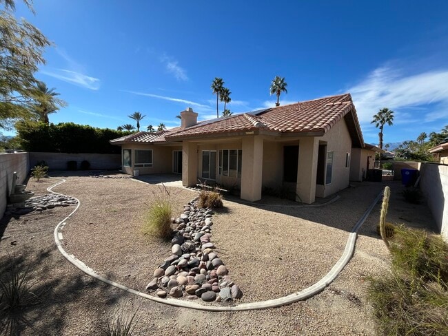 Building Photo - 40180 Eastwood Ln