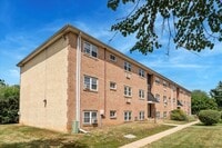 Building Photo - Charming 1B/1B Unit in Downingtown Commons...