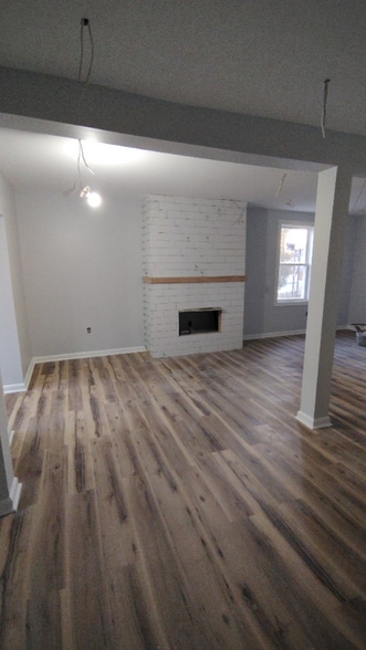 Building Photo - 1000 Main Ave