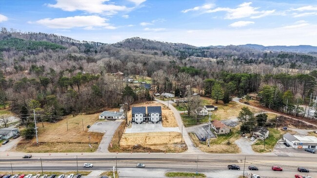 Building Photo - 8302 Lobelia Ln