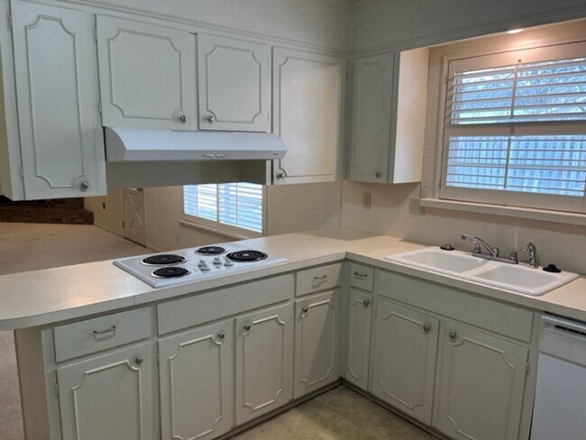Building Photo - 3712 Pope Ave