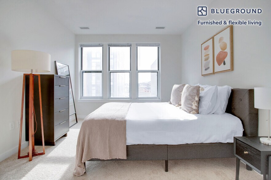 Building Photo - 360 H St NE