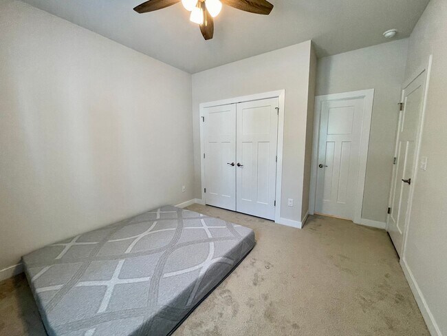Building Photo - 1223 Richwood Ave