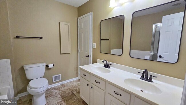 Building Photo - 4248 Ashmere Cir