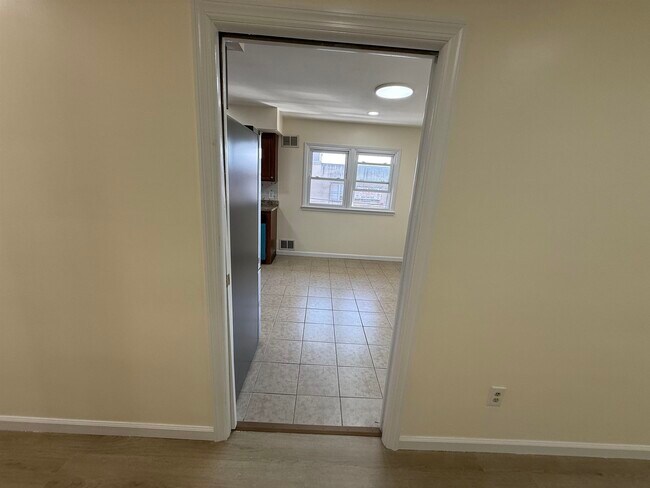 Building Photo - 588 Avenue A