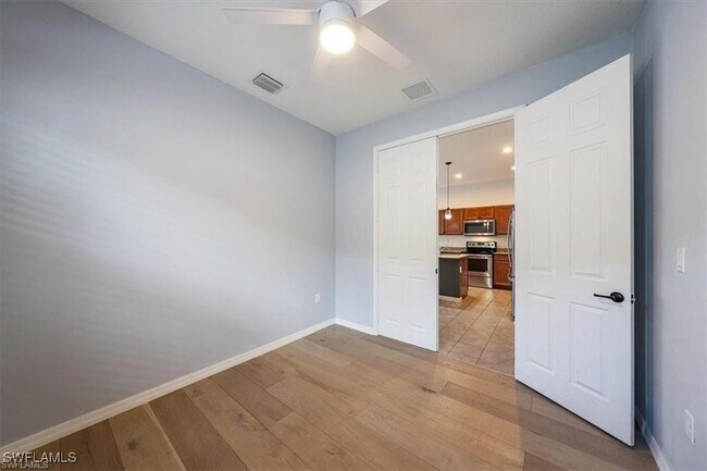 Primary Photo - 5465 Cameron Dr