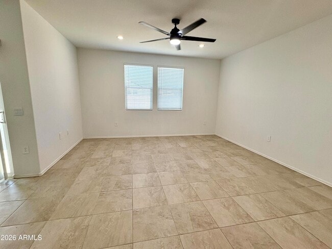 Building Photo - 1575 E Lardner Dr