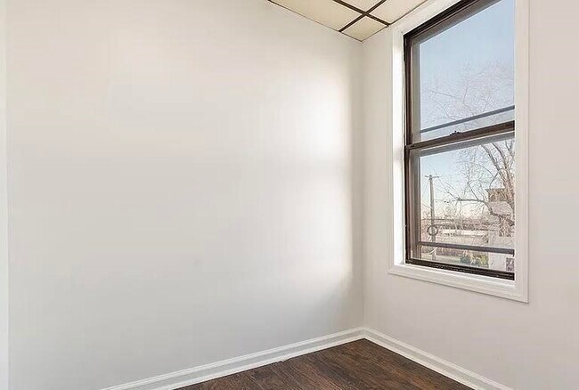 Building Photo - 385 Princeton Ave