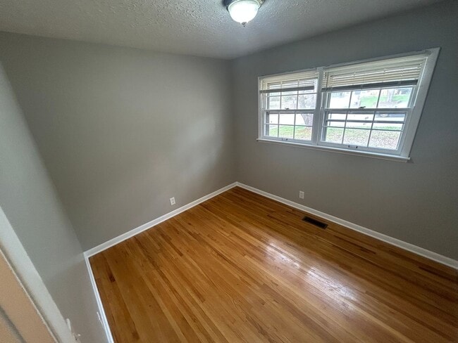 Building Photo - 3Bedroom 2 bath Huntsville AL