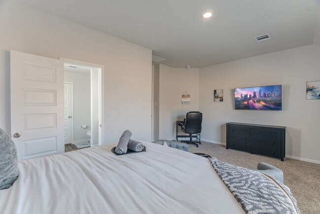 Building Photo - 8110 Alpine Bearberry Dr