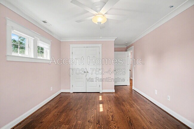 Building Photo - 14 W Caton Ave