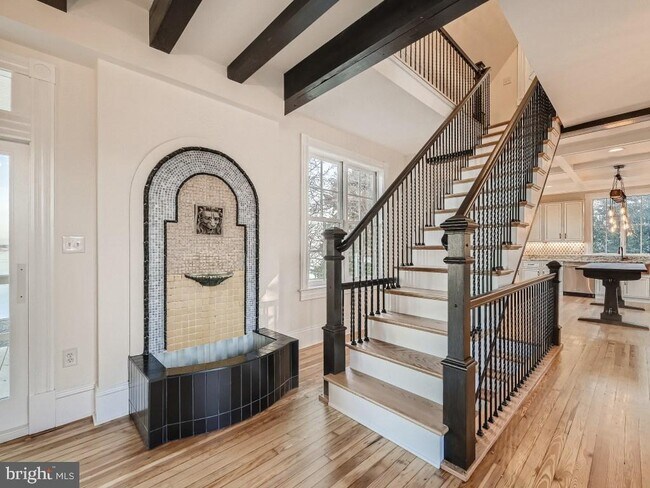 Building Photo - 2100 Rosalie Ave