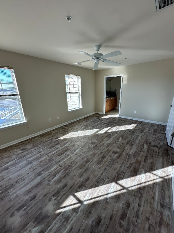 Building Photo - 18934 Shore Pointe Ct