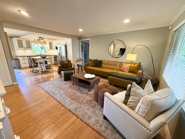 Building Photo - Beautifully landscaped Fall City gem  with a private backyard oasis!