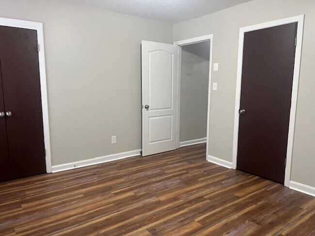 Building Photo - 5014 Hodge St