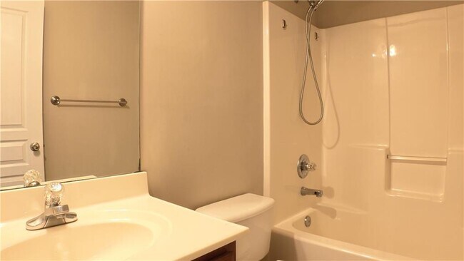 Building Photo - 3440 Kentwater Dr