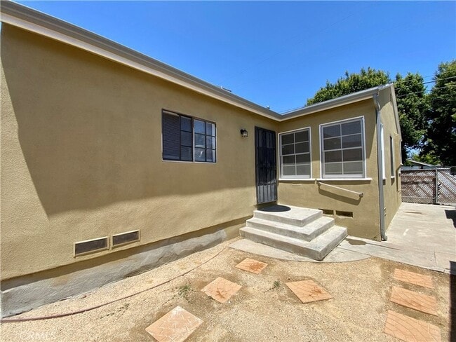 Building Photo - 3718 Gundry Ave