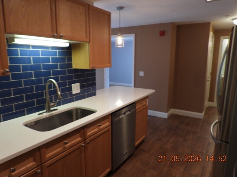 Building Photo - 16 Vista Ridge Dr