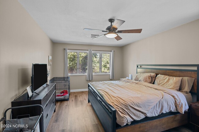 Building Photo - 5603 Gold Ct