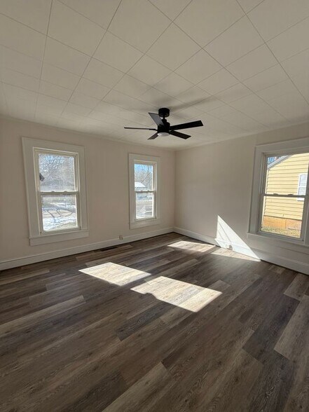 Building Photo - 328 W Bingham St