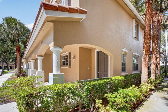 Building Photo - 1418 W Wickham Cir