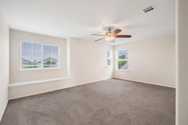 Building Photo - 504 Twisted Oaks Ln