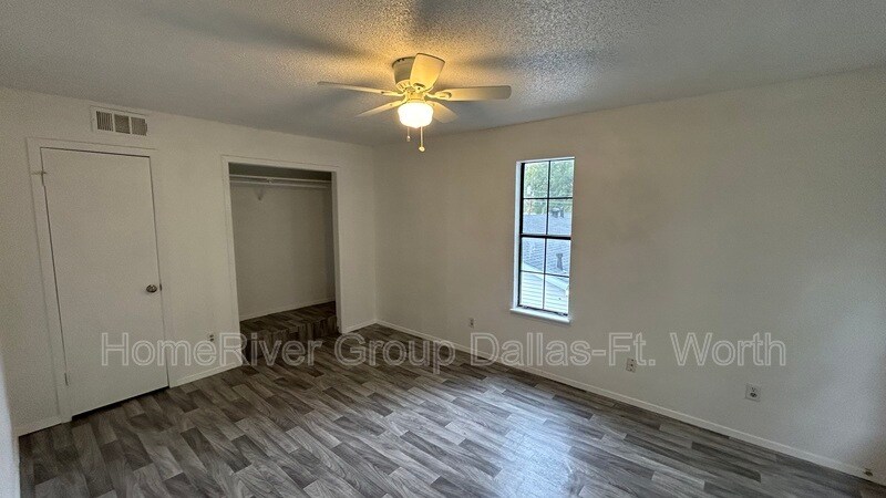 Building Photo - 4847 Haas Dr