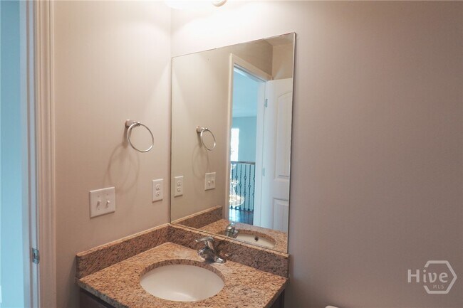 Building Photo - 25 Litchfield Dr