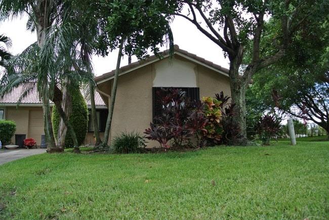 Building Photo - 9926 Watermill Cir