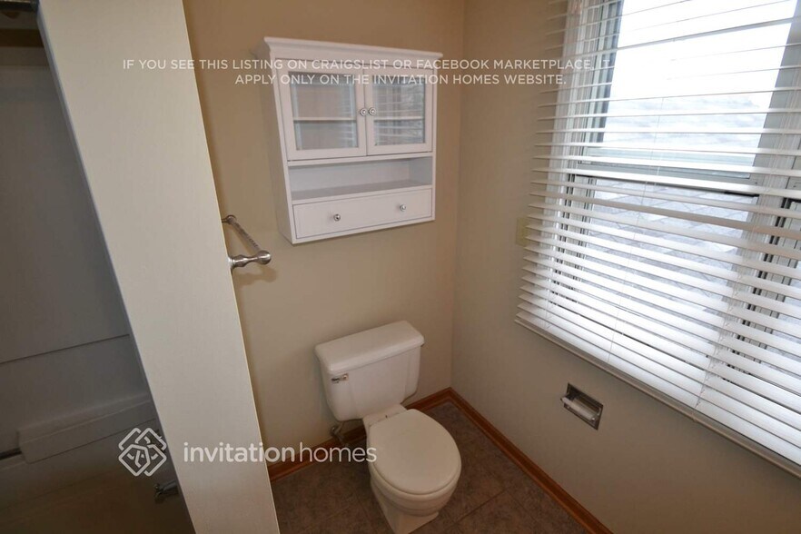 Building Photo - 328 Christine Ln