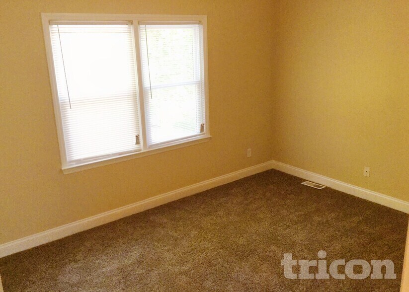 Building Photo - 7111 Amarillo Dr