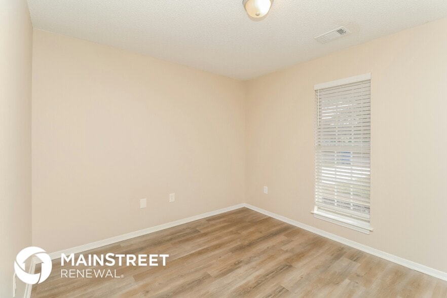 Building Photo - 4250 Brighton Dr