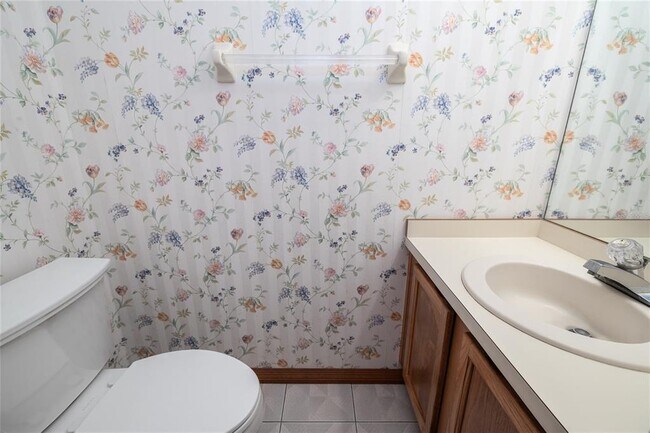 Building Photo - 2263 Deerwood Dr