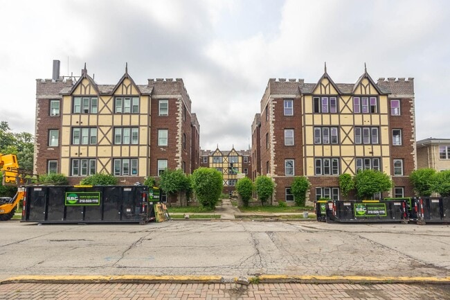 Building Photo - 8001 Edgewater Rd