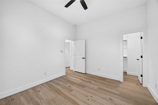 Building Photo - 4633 Mallow St