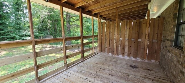 Building Photo - 8460 Pineland Dr