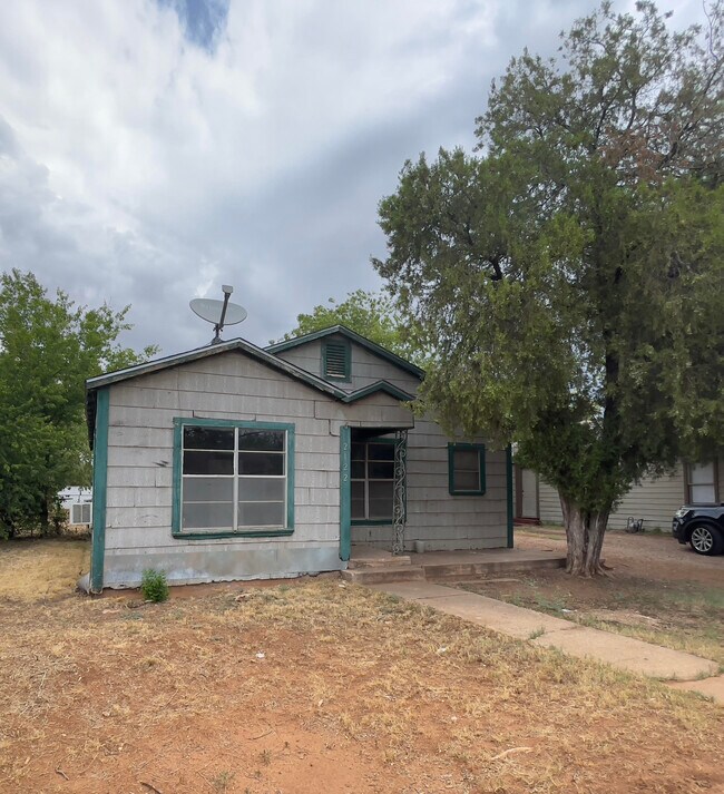 Primary Photo - 2122 N 6th St