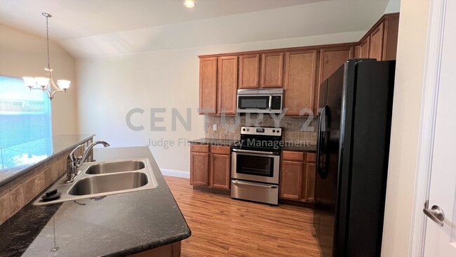 Building Photo - Wonderful 3/2.5/2 in Fantastic Lake Dallas Location For Rent!