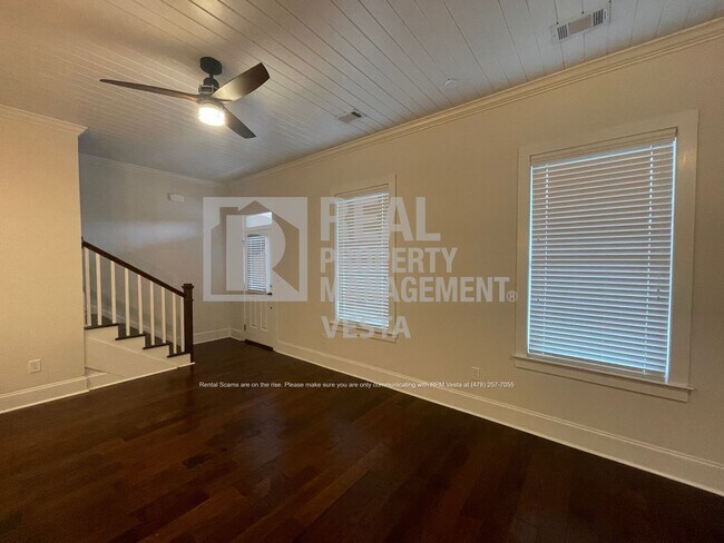 Building Photo - 435 New St